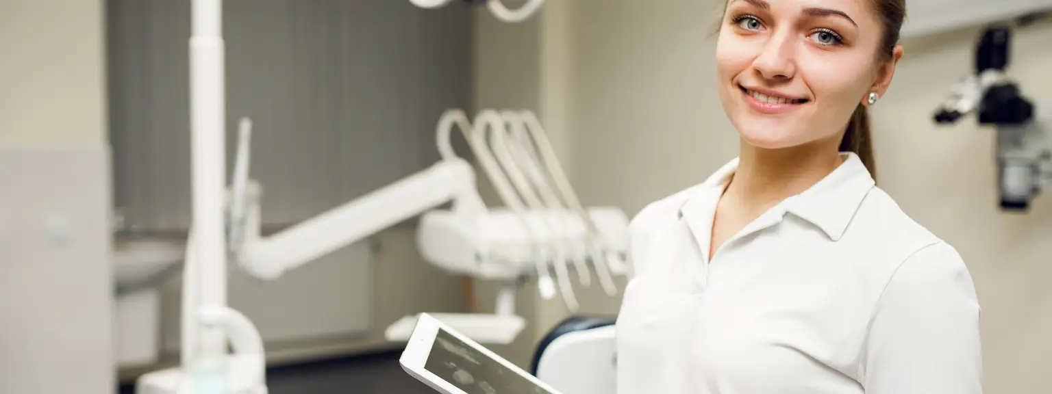 Igienista dentale: formazione obbligatoria, ruolo clinico, carriera e stipendio in Italia